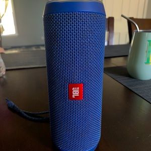 JBL Flip 4